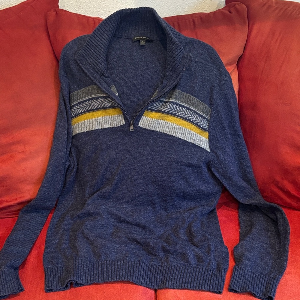 Men's banana republic blue Sweater with Yellow and Gray Accents